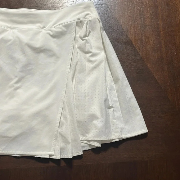 Lululemon women’s skirt - Picture 3 of 6